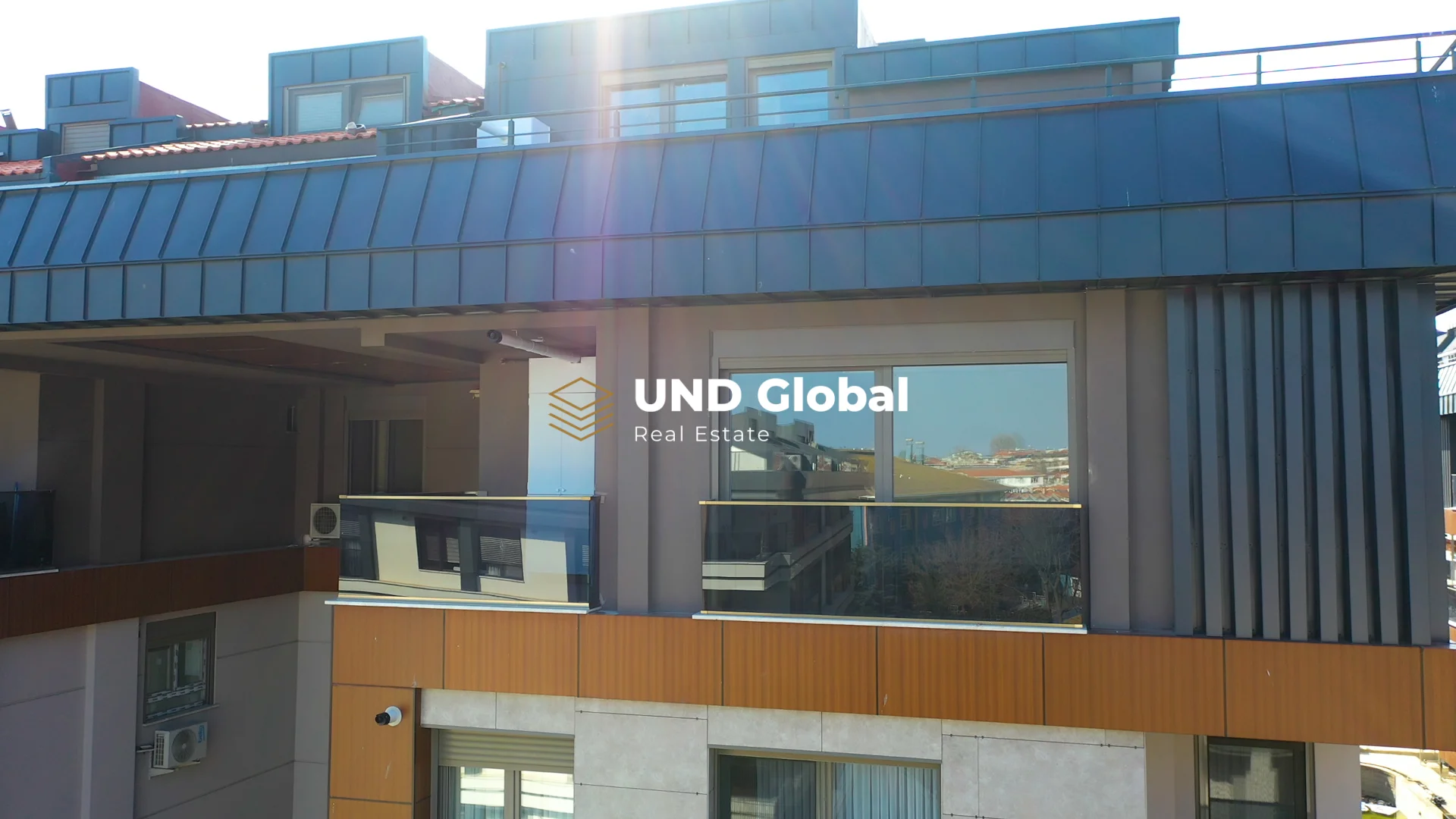 Yeşilköy Hayat Sitesi 210 m2 Özel Yapım 3+2  Havuzlu Çatı Dublex