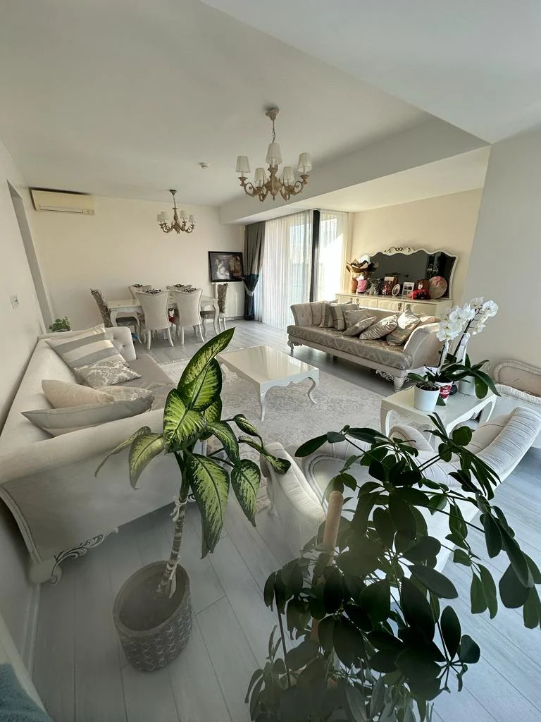 For Sale 4+1 in İstwest