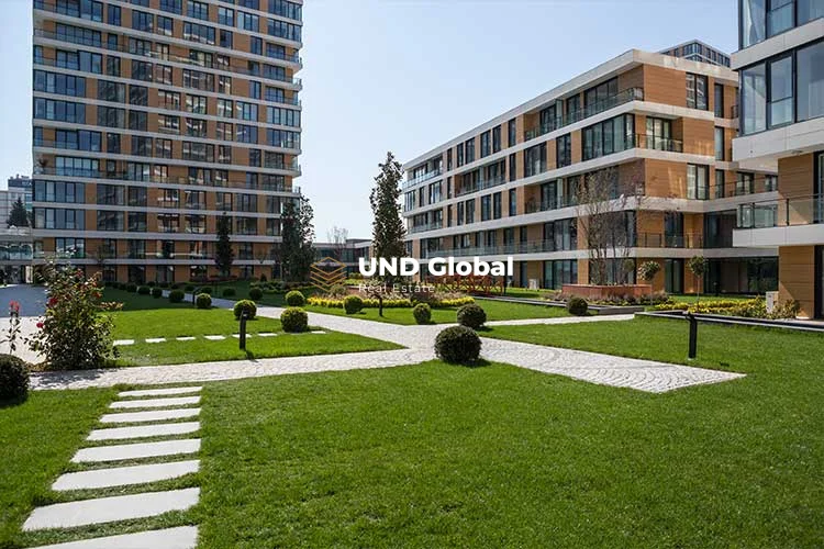 Bahçelievler İstwest Satılık 2+1 Daire Peyzaj Cepheli Boş
