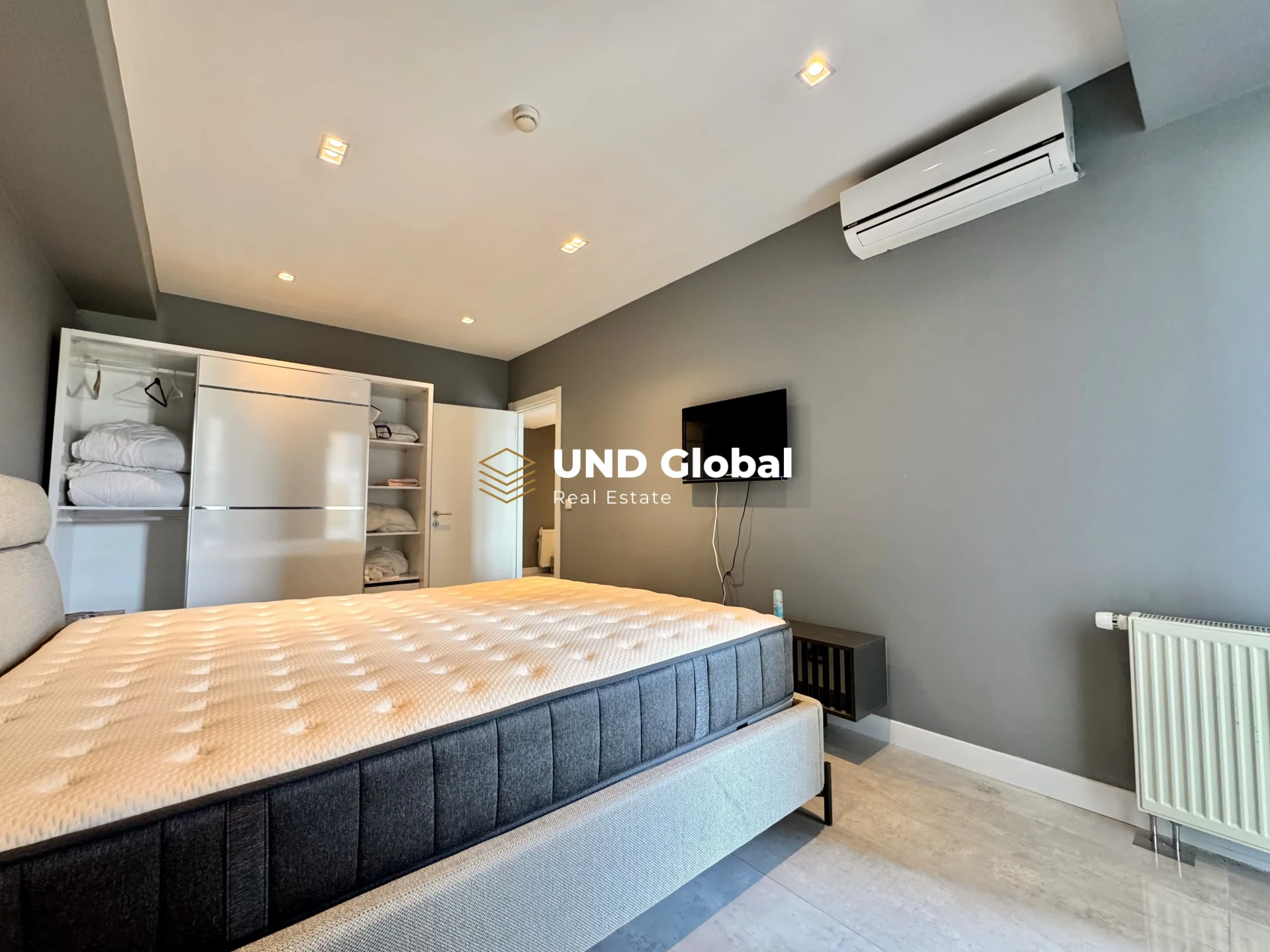 Bahçelievler Istwest Apartment for Rent 1+1 Furnished Apartment Large Type