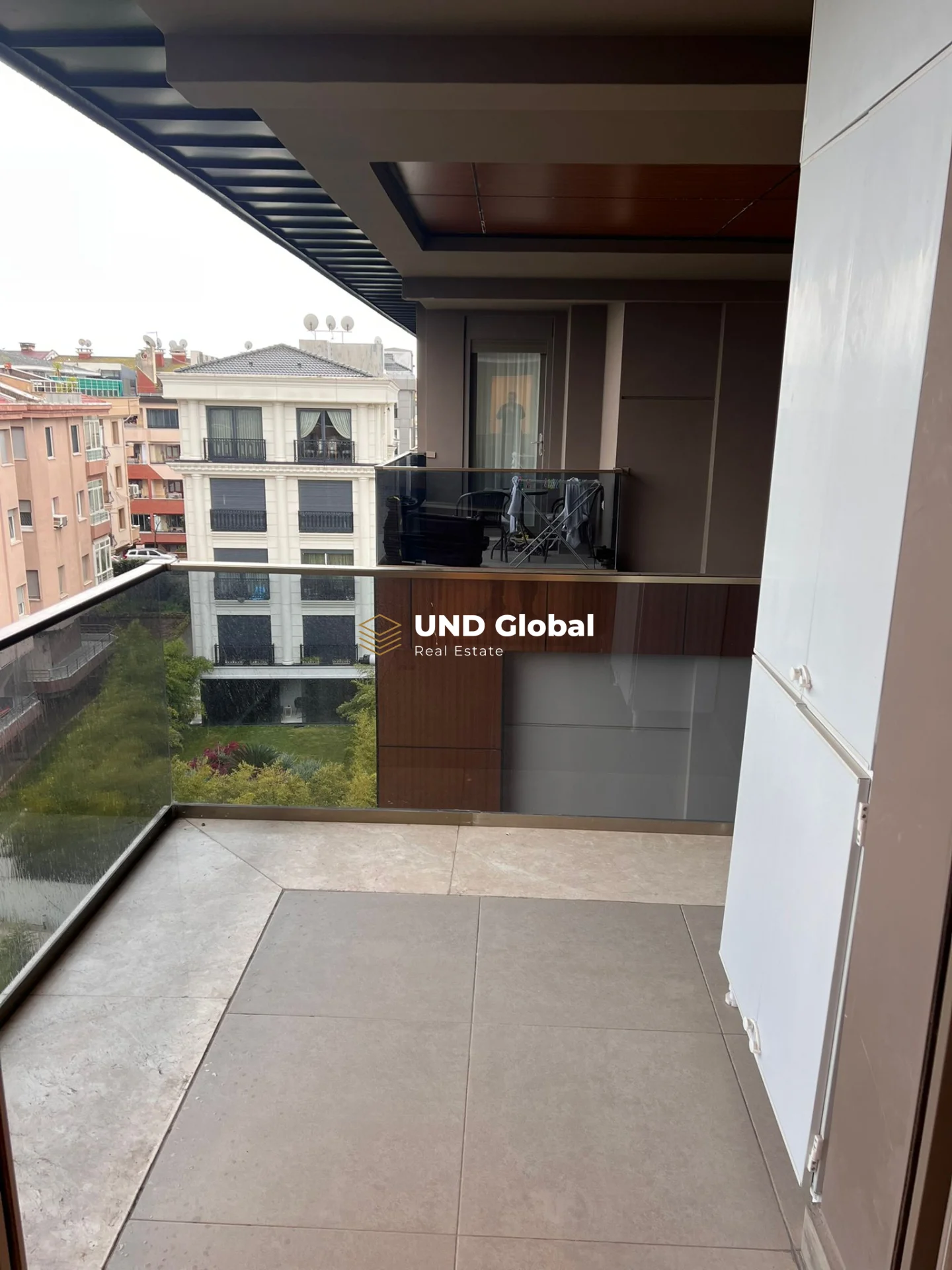 Yeşilköy Hayat Sitesi 210 m2 Özel Yapım 3+2  Havuzlu Çatı Dublex