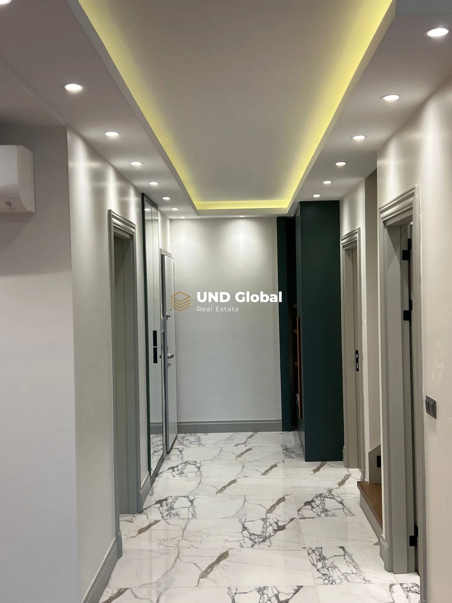 Yeşilköy Hayat Sitesi 210 m2 Özel Yapım 3+2  Havuzlu Çatı Dublex